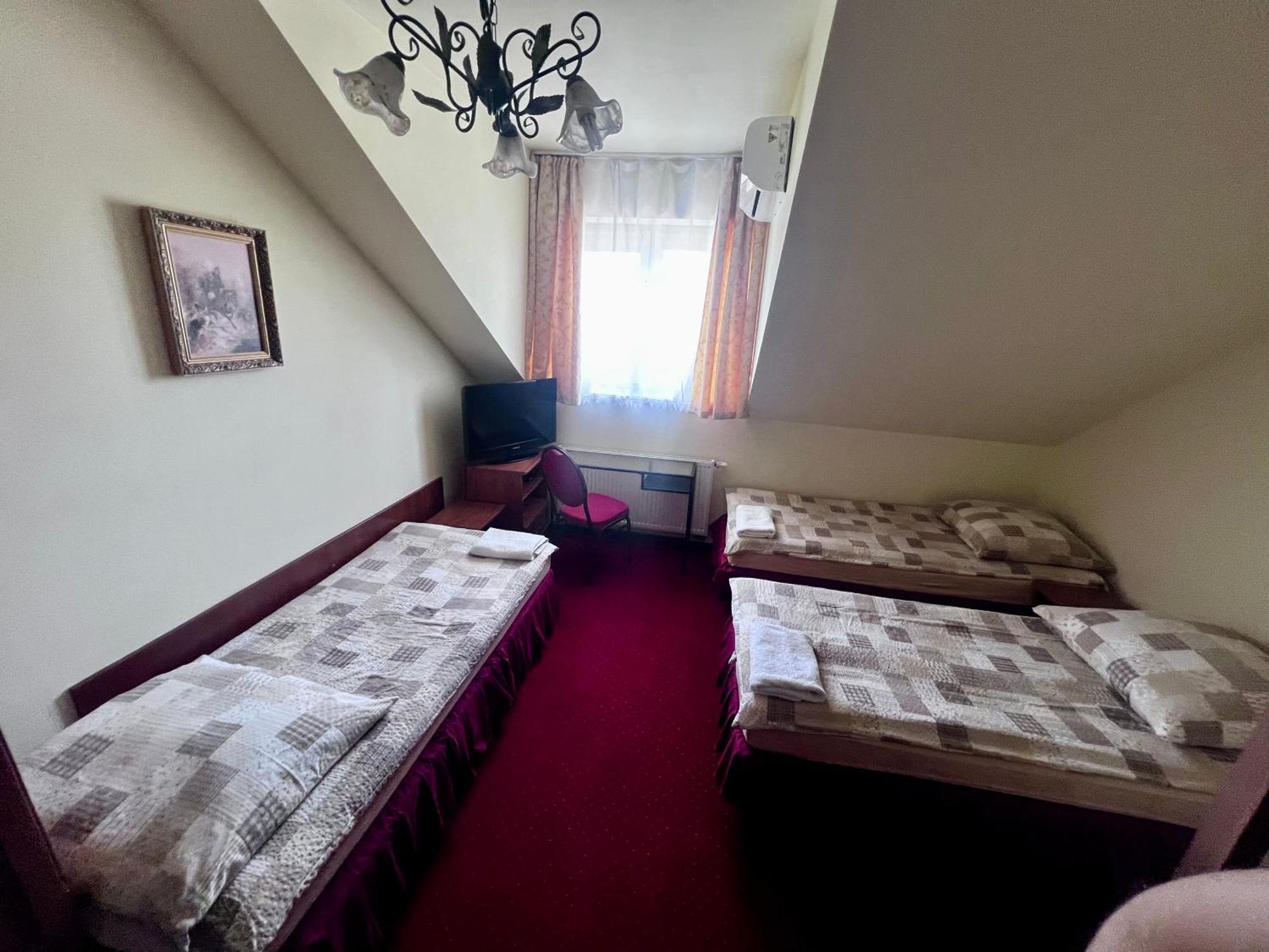 Zajazd Skorpion B&B Oświęcim Esterno foto