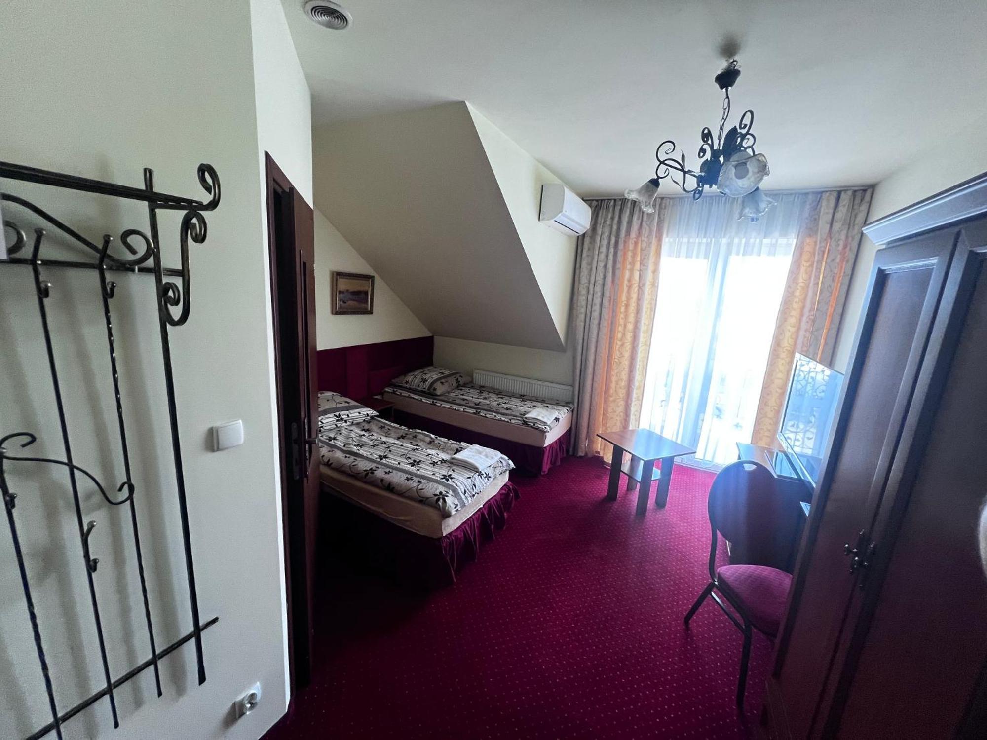 Zajazd Skorpion B&B Oświęcim Esterno foto